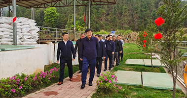 贛州市委常委、常務(wù)副市長高世文一行先后到挺進(jìn)環(huán)保定南馬山逕、龍南黃沙稀土尾水項目調(diào)研