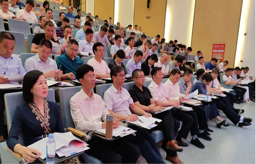 挺進(jìn)環(huán)保榮獲贛州市 “百企幫百村—先進(jìn)民營企業(yè)” “抗擊疫情重大貢獻(xiàn)企業(yè)”榮譽稱號